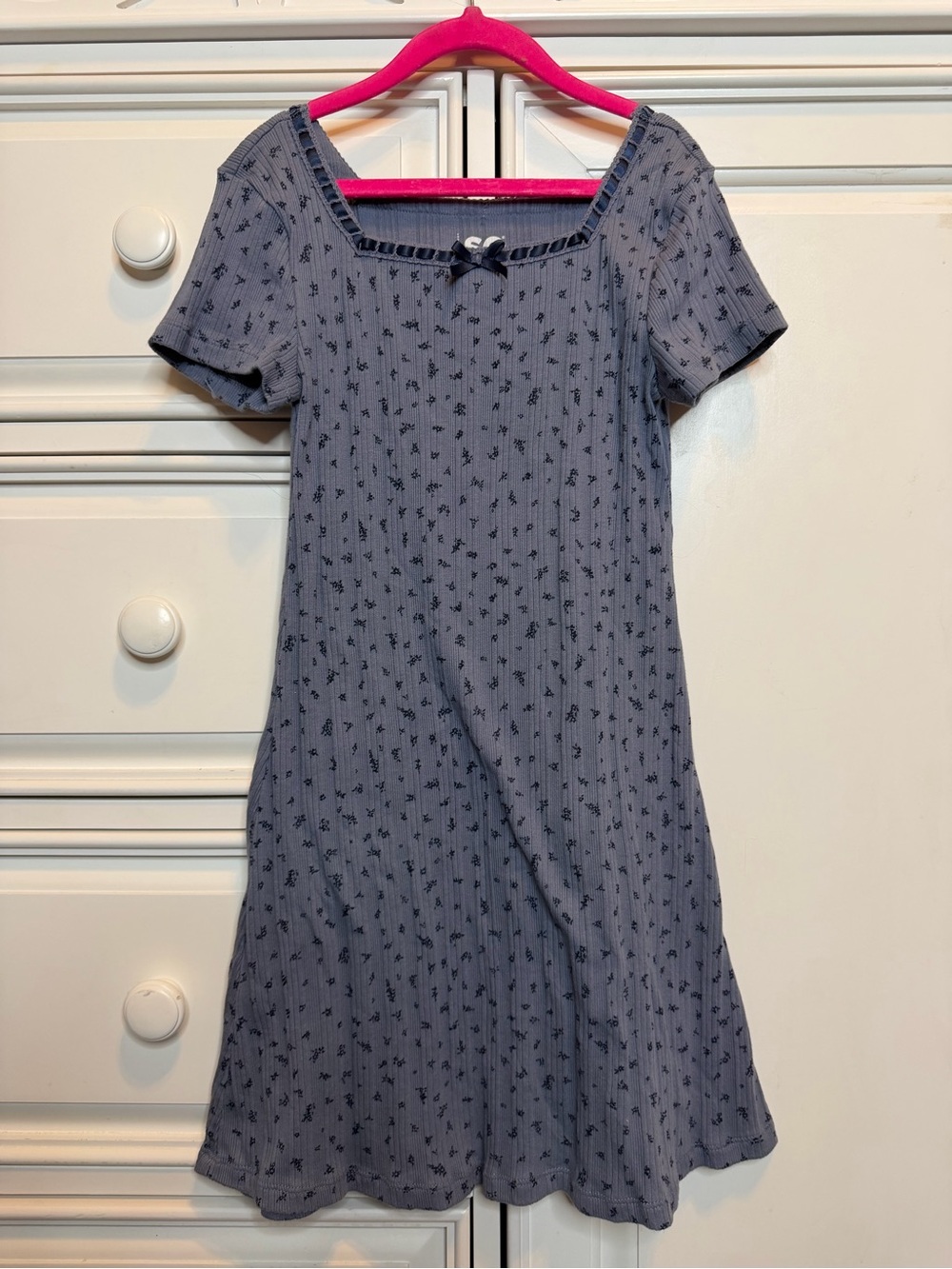 SO Girls Size 8 Gray Ribbed Floral Short Sleeve Dress